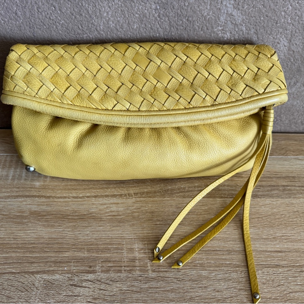 Italian DESIGNER Y2K Vintage Yellow Woven Genuine Leather Clutch w Tassel